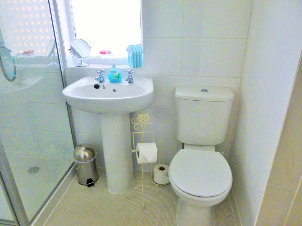 Dunsandles Guesthouse Wallasey Ngoại thất bức ảnh