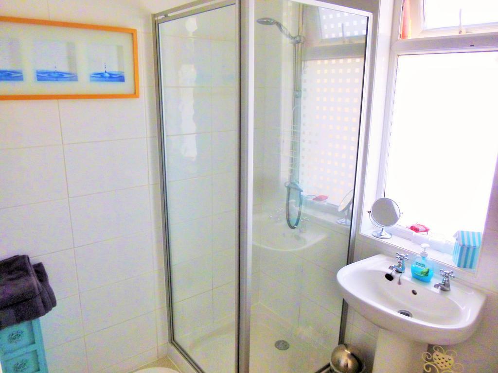 Dunsandles Guesthouse Wallasey Phòng bức ảnh